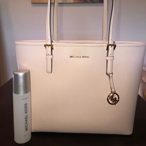 Michael Kors Jet Set Travel Medium Leather Tote